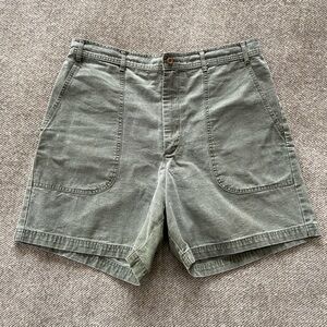 Vintage J. Crew oarsman loden green flat front cotton shorts, size 36